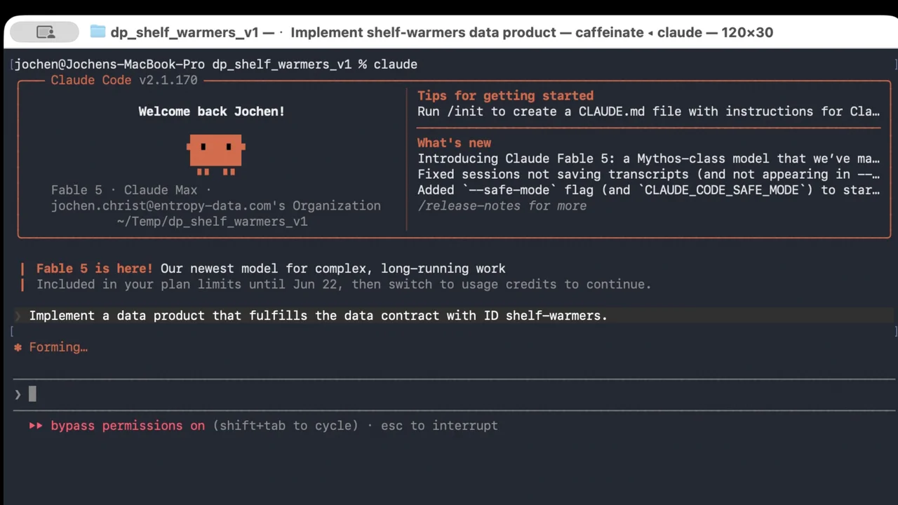 Claude Code arrancado en el proyecto dp_shelf_warmers_v1 con un único prompt para implementar el producto de datos a partir del contrato