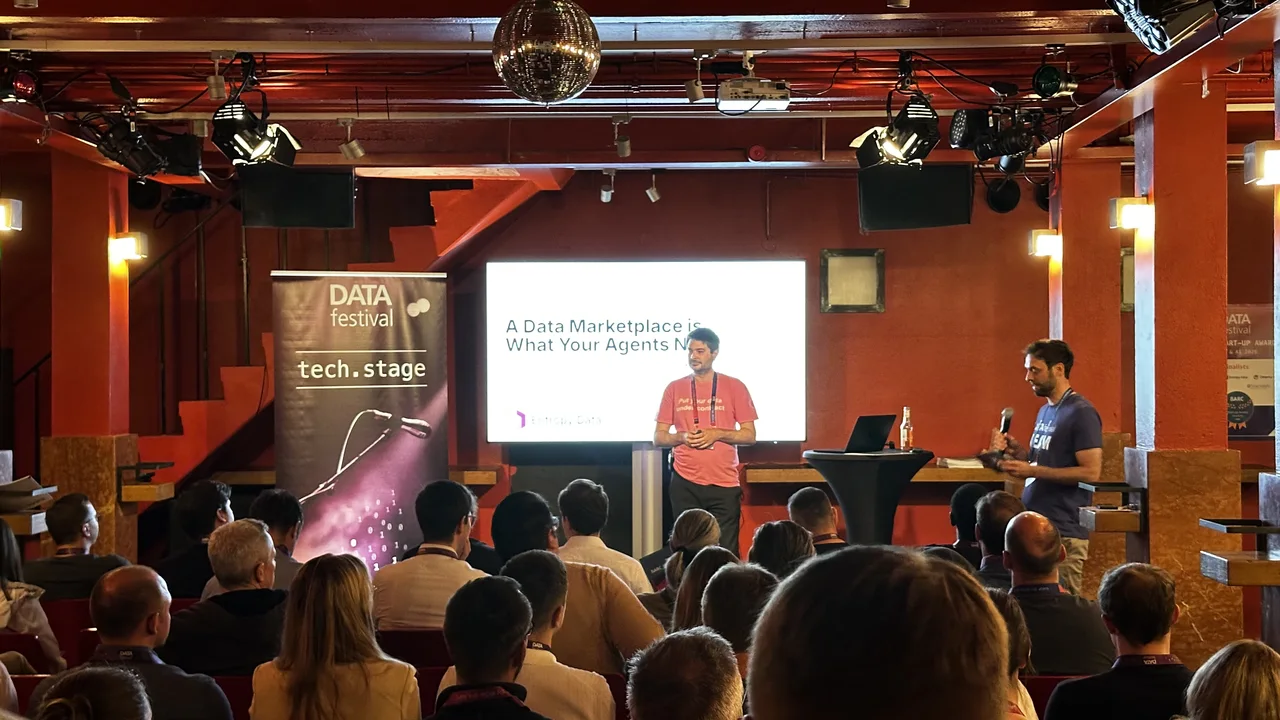 Dr. Simon Harrer präsentiert A Data Marketplace is What Your Agent Needs auf dem DATA Festival 2026 in München